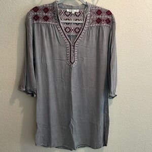 Solitaire women’s shirt size medium